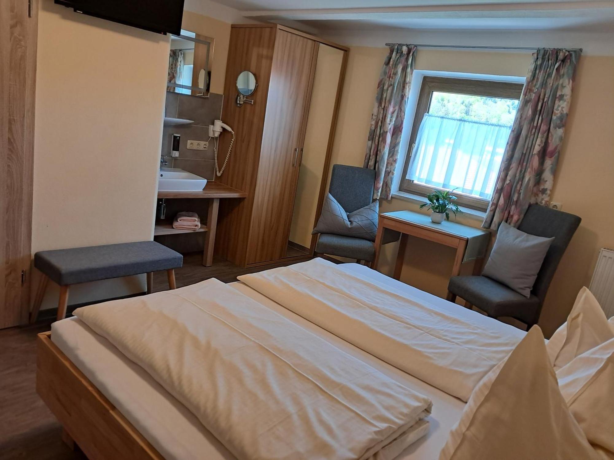 Hotel Garni Edelweiss Siegsdorf Esterno foto