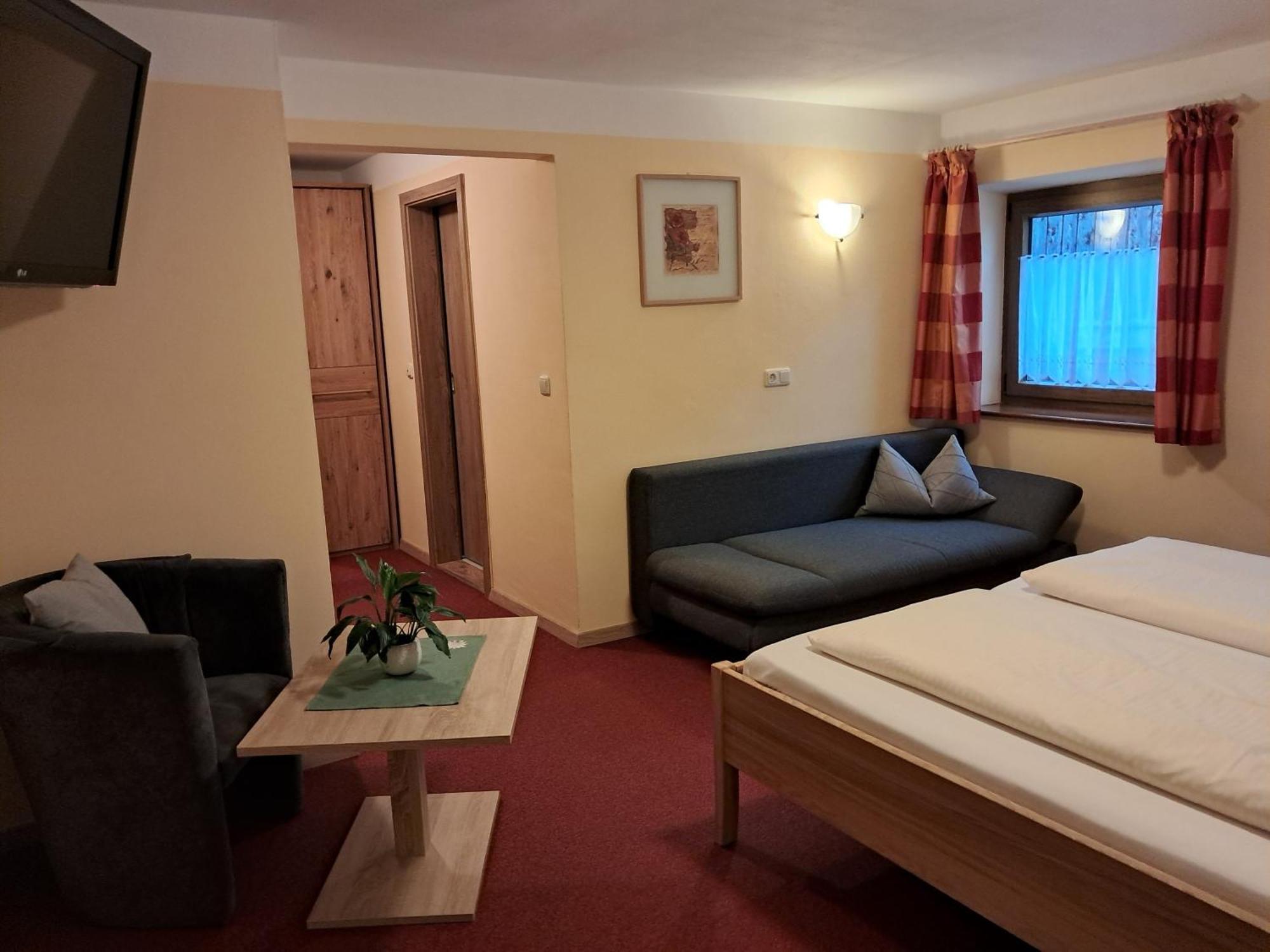 Hotel Garni Edelweiss Siegsdorf Esterno foto