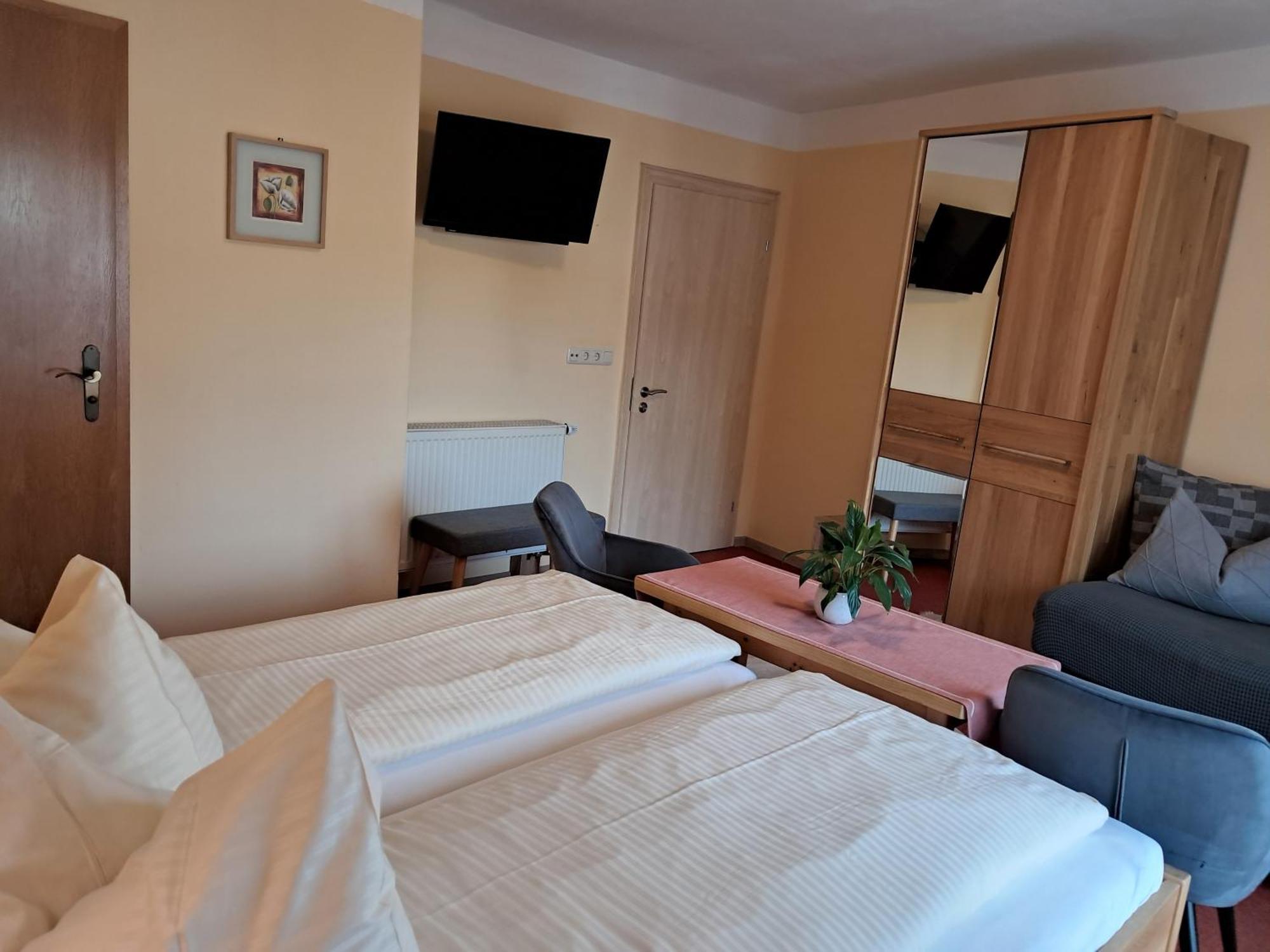 Hotel Garni Edelweiss Siegsdorf Esterno foto