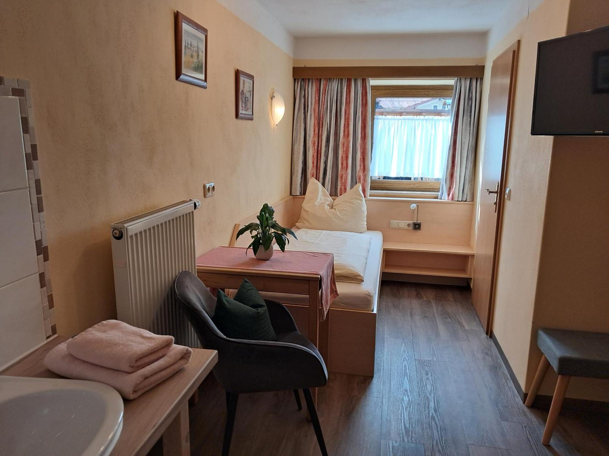 Hotel Garni Edelweiss Siegsdorf Esterno foto